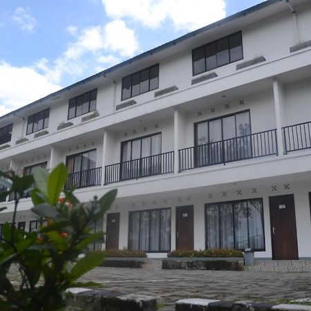 Puncak Village Hotel & Kampung Main Anak Gadok Exterior foto